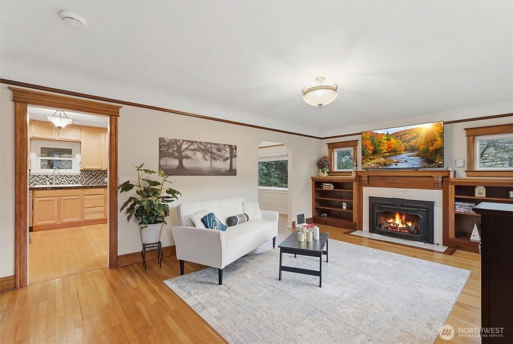 Photo of 1600 27th Avenue, Seattle, WA 98122 (MLS # 2476415)