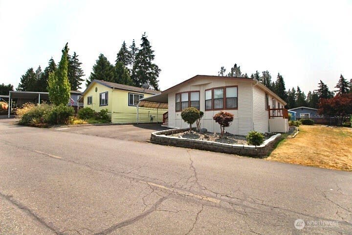 Photo of 2101 S 324th Street #27, Federal Way, WA 98003 (MLS # 2565401)