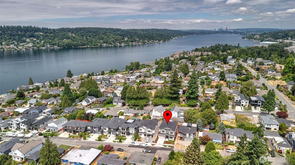 Photo of 1118 N 34th Street, Renton, WA 98056 (MLS # 2451116)