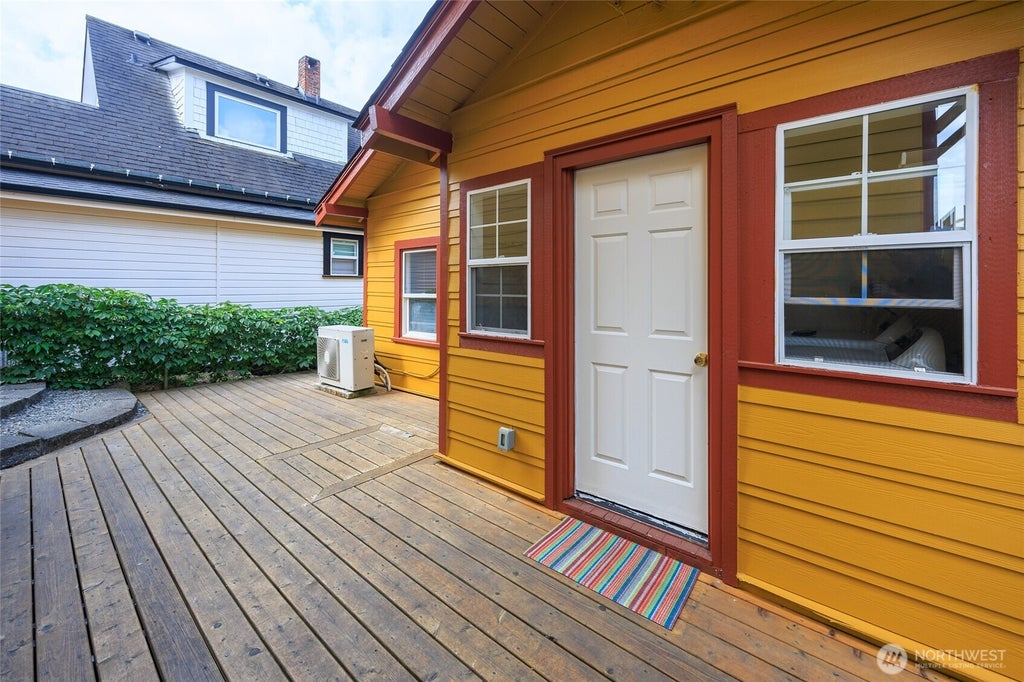 Photo of 521 Avenue C, Snohomish, WA 98290 (MLS # 2560365)