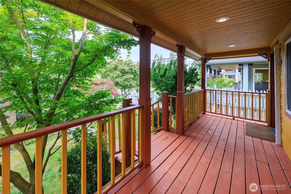 Photo of 521 Avenue C, Snohomish, WA 98290 (MLS # 2560365)