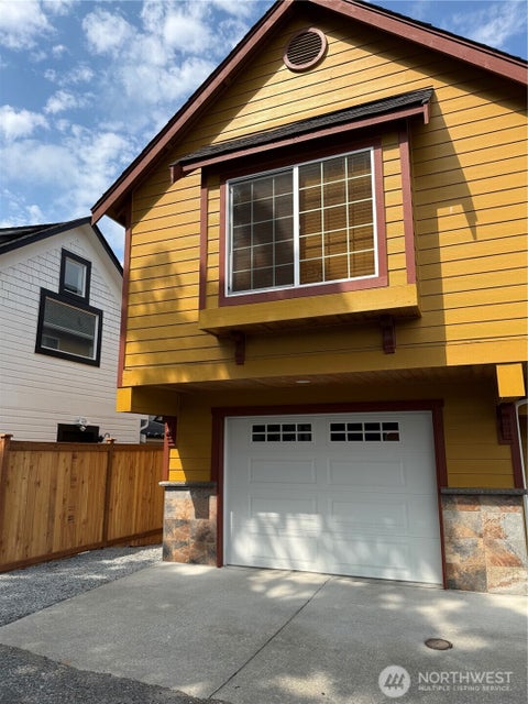 Photo of 521 Avenue C, Snohomish, WA 98290 (MLS # 2560365)