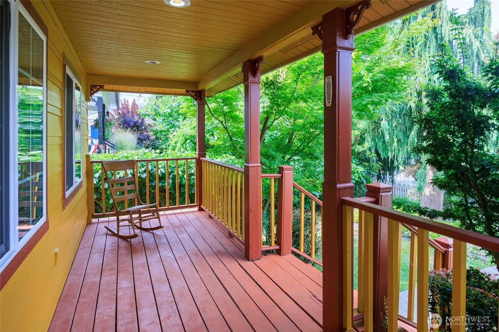 Photo of 521 Avenue C, Snohomish, WA 98290 (MLS # 2560365)