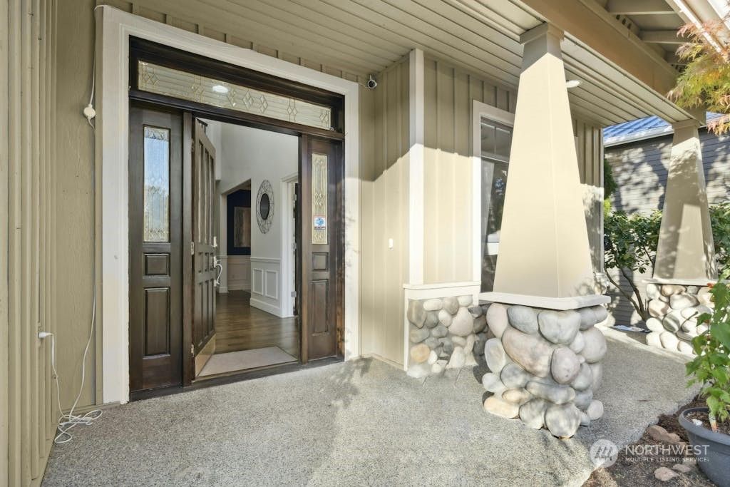 Photo of 660 12th Avenue, Kirkland, WA 98033 (MLS # 2307554)