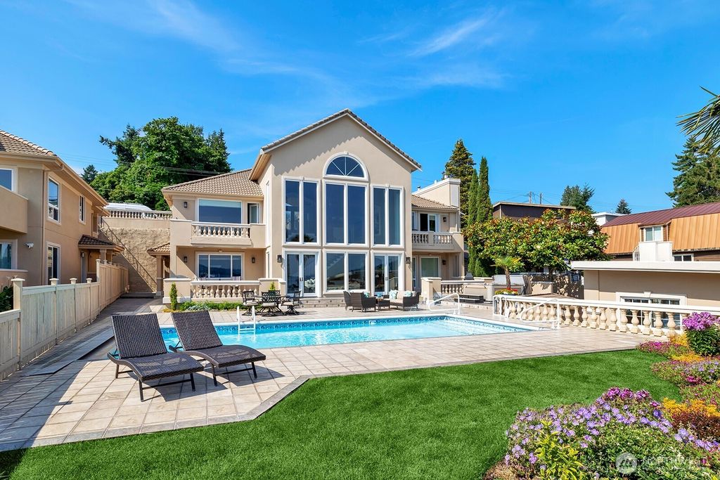 Photo of 10936 Rainier Avenue S, Seattle, WA 98178 (MLS # 2475669)