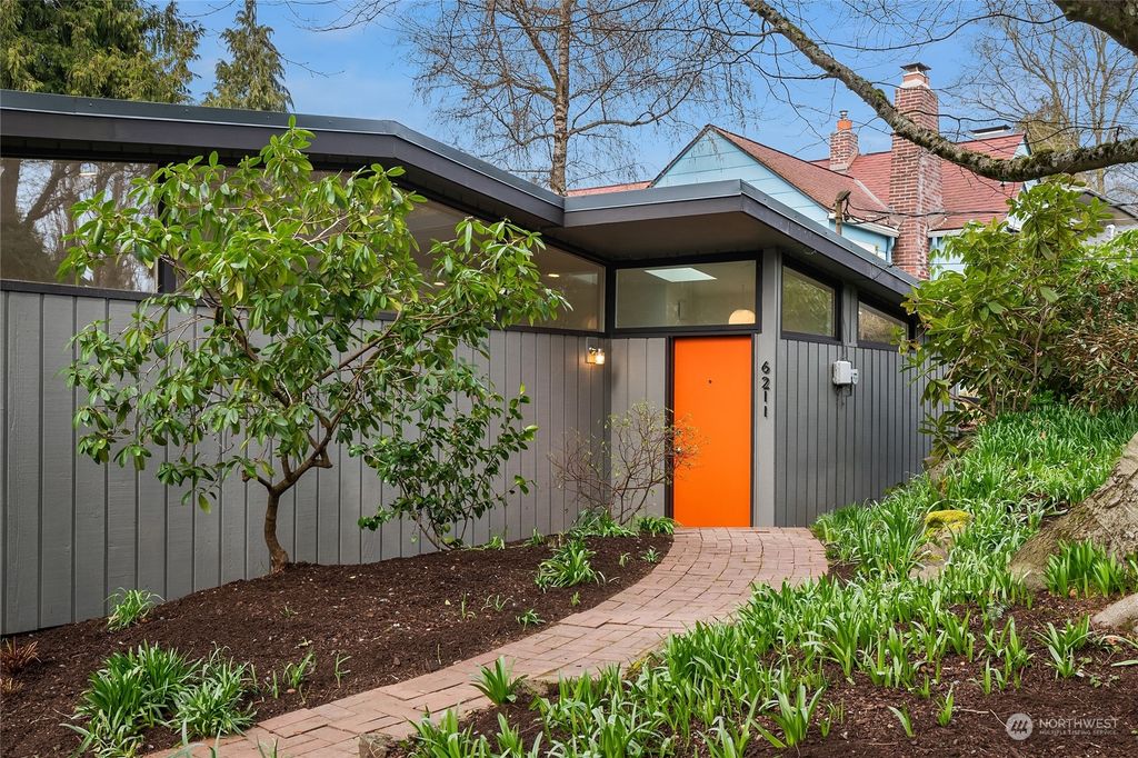 Photo of 6211 23rd Avenue NE, Seattle, WA 98115 (MLS # 2207629)