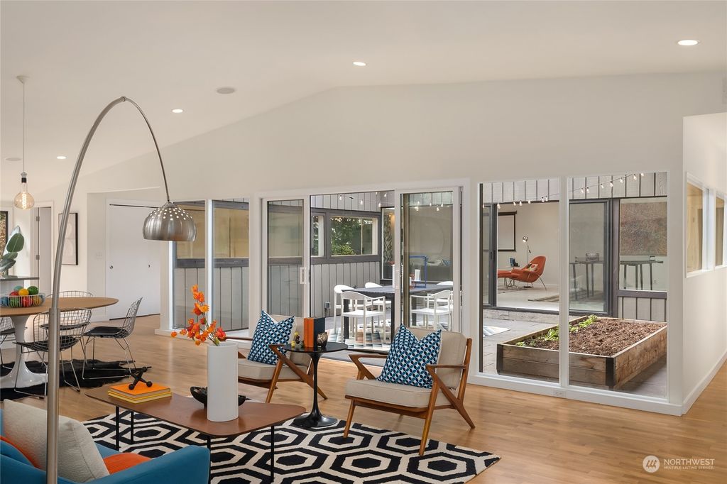 Photo of 6211 23rd Avenue NE, Seattle, WA 98115 (MLS # 2207629)