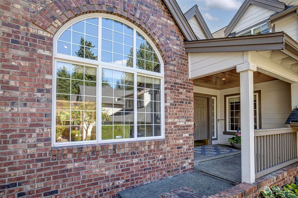 Photo of 6807 117th Avenue NE, Kirkland, WA 98033 (MLS # 2160780)