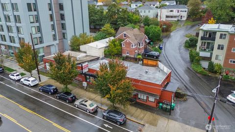 Photo of 9716 Greenwood Avenue N, Seattle, WA 98103 (MLS # 2446801)