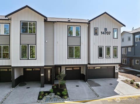 Photo of 14707 87th Avenue SE #LL2, Snohomish, WA 98296 (MLS # 2535511)