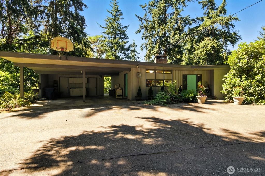 Photo of 2650 120th Avenue NE, Bellevue, WA 98005 (MLS # 2498794)