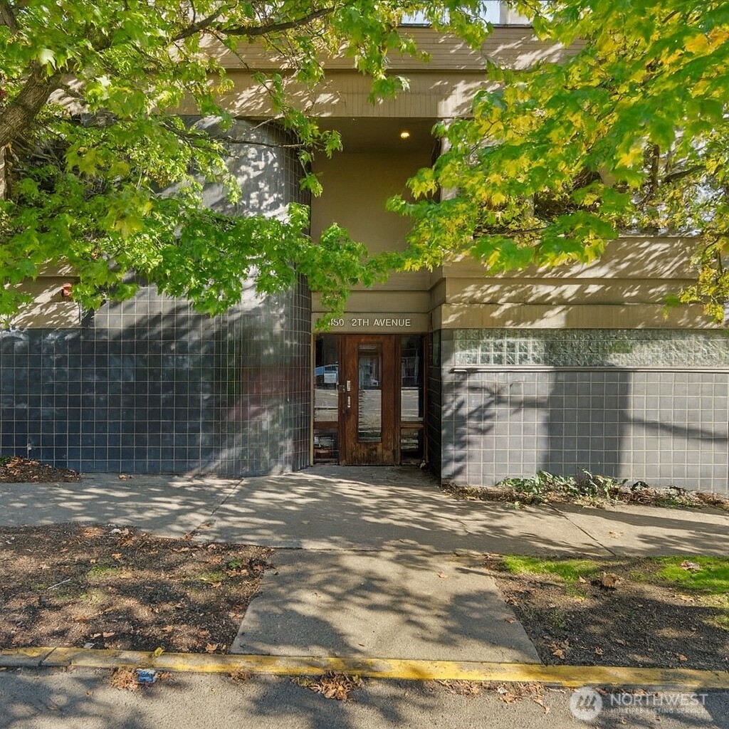 150 12th Avenue E