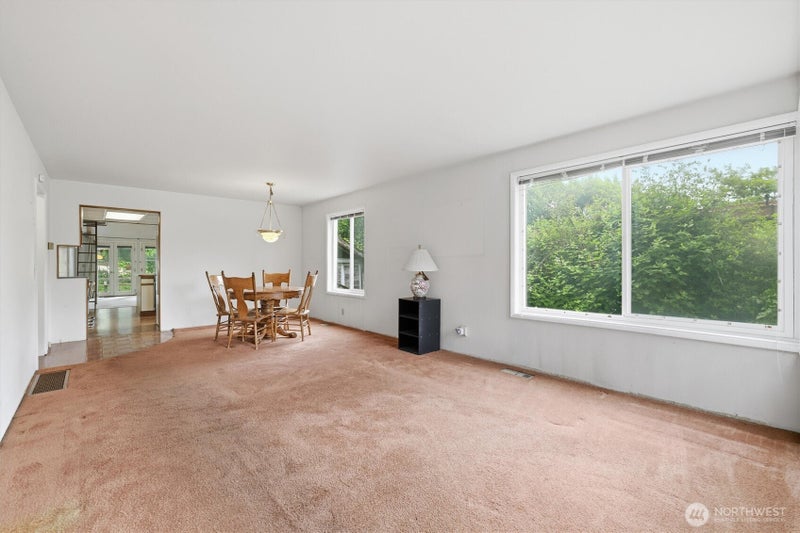 824 S 146th Street
