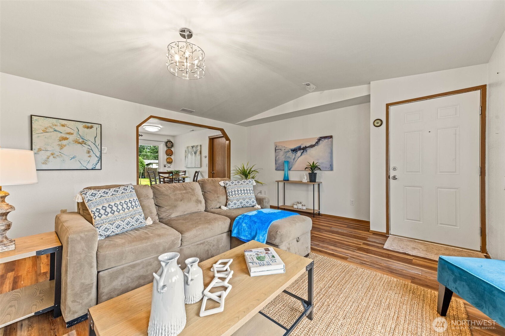 304 Olympia Street E