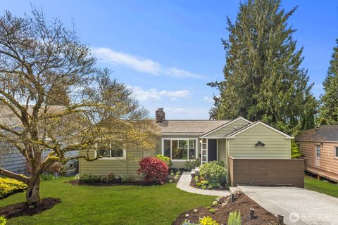 Photo of 4531 Stanford Avenue NE, Seattle, WA 98105 (MLS # 2506521)