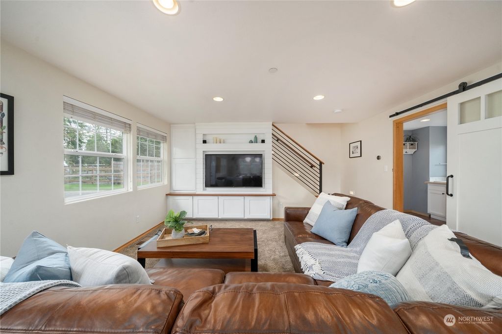 Photo of 22302 284th Avenue SE, Maple Valley, WA 98038 (MLS # 2058668)