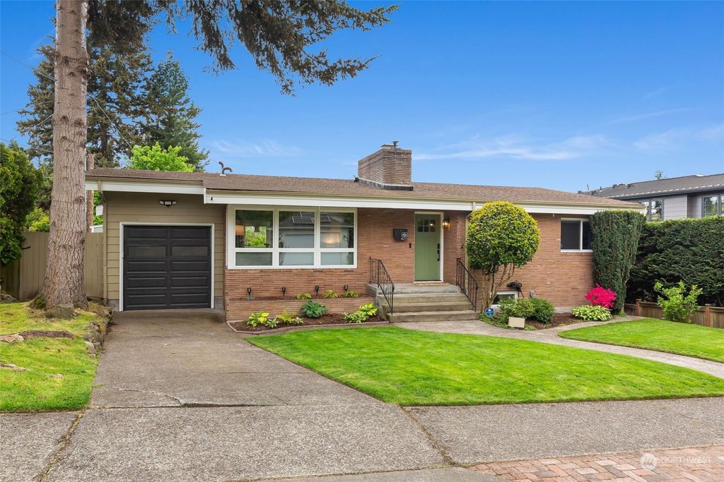 Photo of 4211 NE 68th St St, Seattle, WA 98115 (MLS # 2235235)