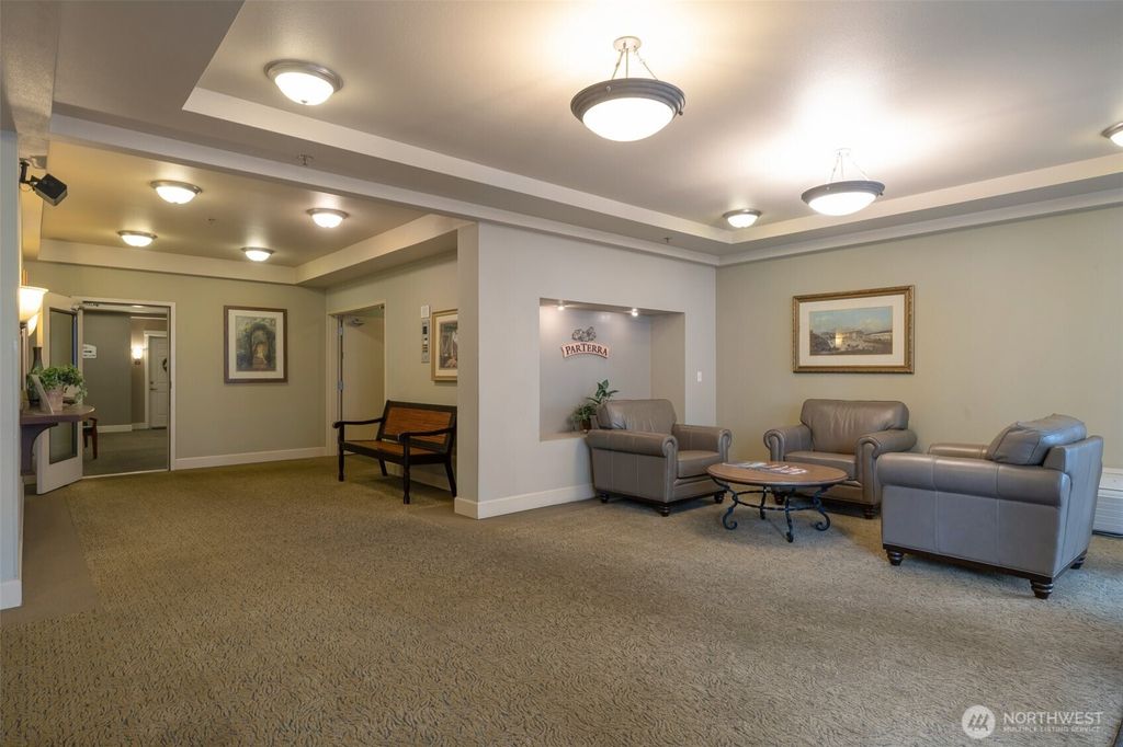 Photo of 13301 SE 79th Place #B-402, Newcastle, WA 98059 (MLS # 2468694)