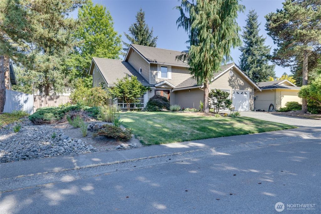 Photo of 12424 106th Place NE, Kirkland, WA 98034 (MLS # 2486886)
