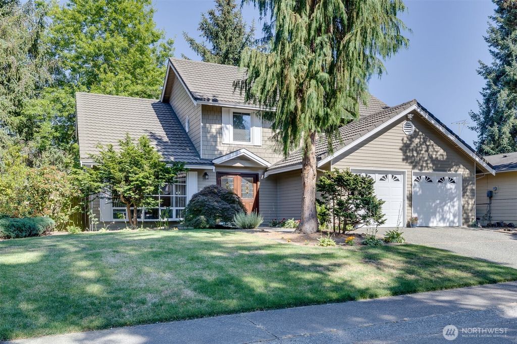 Photo of 12424 106th Place NE, Kirkland, WA 98034 (MLS # 2486886)