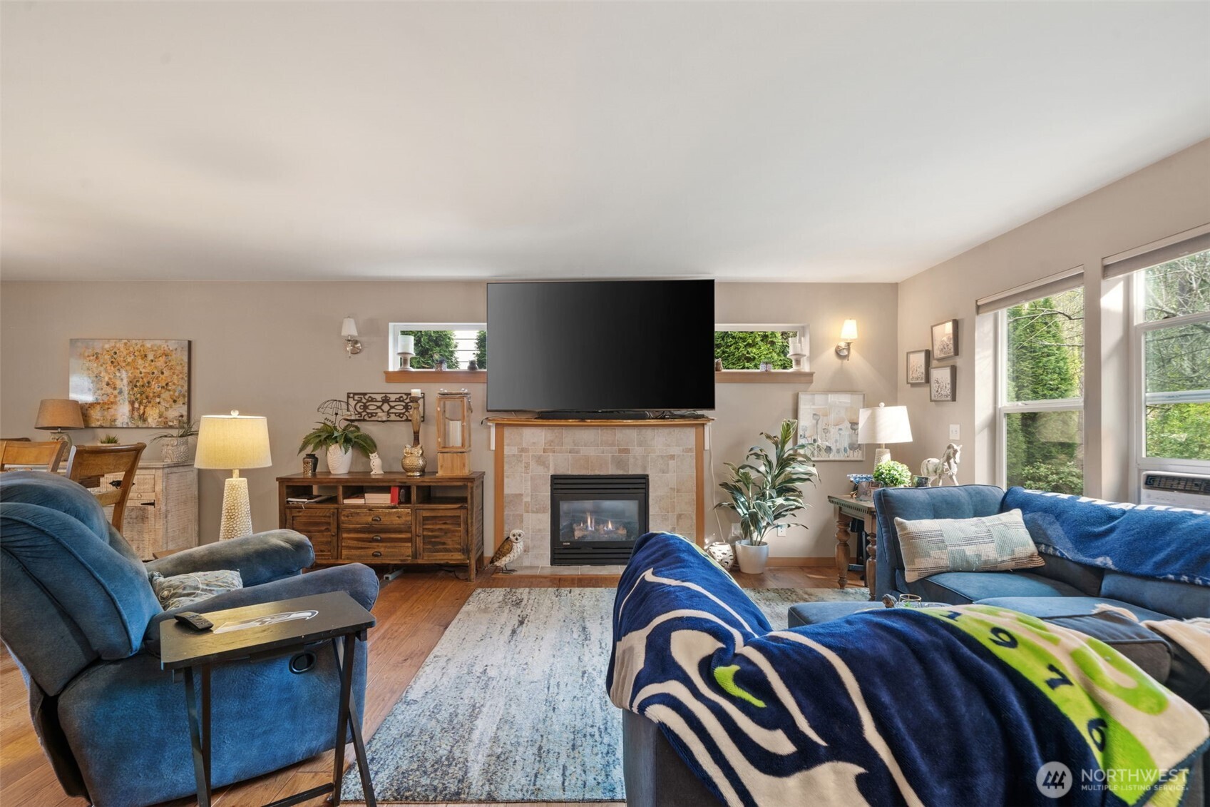 8992 Denise Place NE