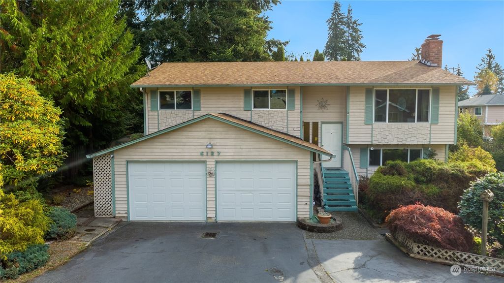Photo of 6127 188th Street SW, Lynnwood, WA 98037 (MLS # 2302576)