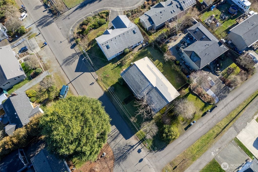 Photo of 1229 SW 158th Street, Burien, WA 98166 (MLS # 2324966)