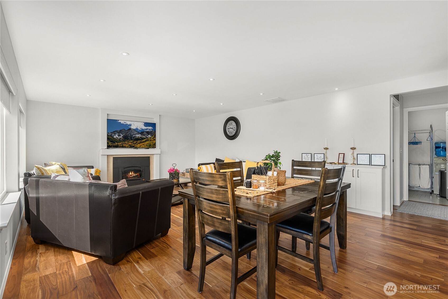 Renton, Washington 98055, United States, 5 Bedrooms Bedrooms, ,3 BathroomsBathrooms,Residential,Active,189882