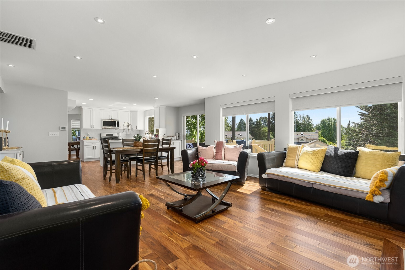 Renton, Washington 98055, United States, 5 Bedrooms Bedrooms, ,3 BathroomsBathrooms,Residential,Active,189882