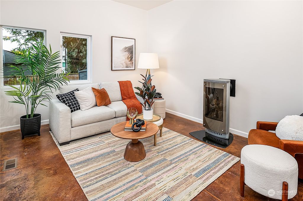 Photo of 1315 Yakima Avenue S, Seattle, WA 98144 (MLS # 2304846)