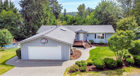 Photo of 13617 SE 197th Place, Renton, WA 98058 (MLS # 2538766)