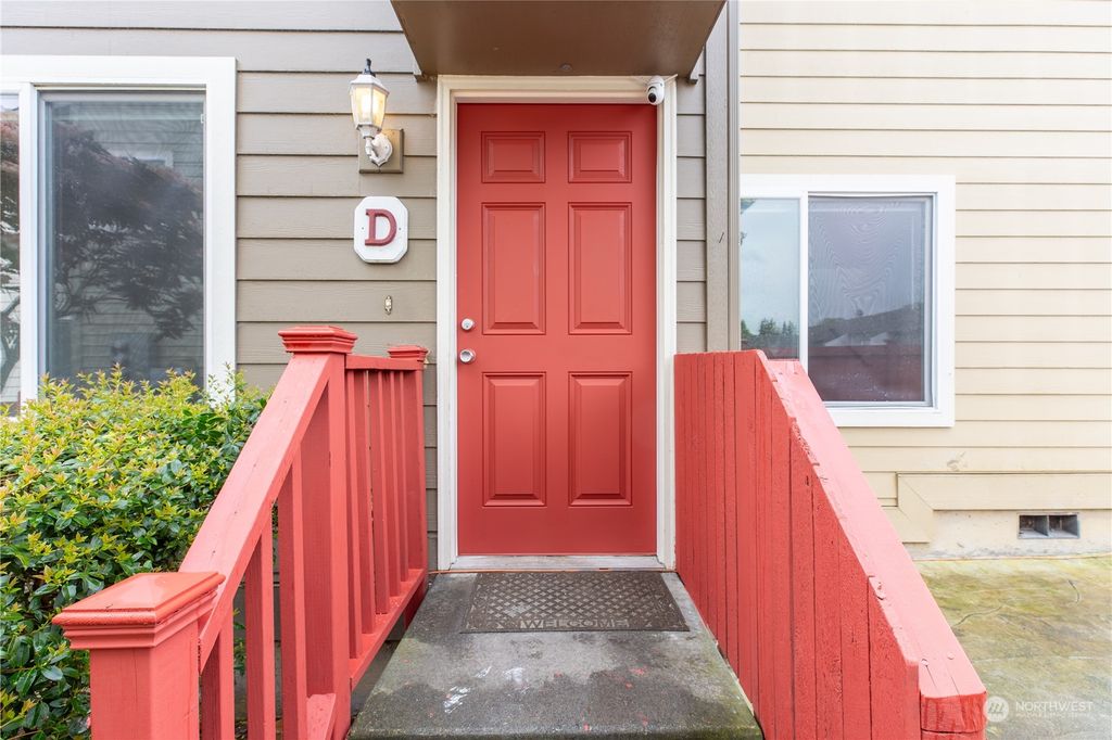 Photo of 2902 13th st St #3D, Everett, WA 98201 (MLS # 2233816)