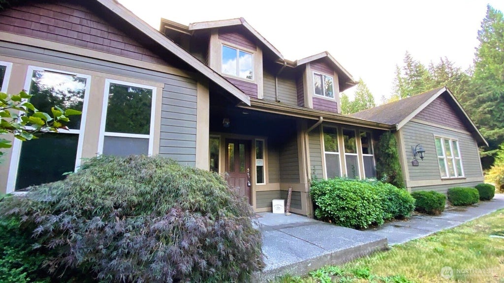 Photo of 18301 62nd Street E, Bonney Lake, WA 98391 (MLS # 2587335)