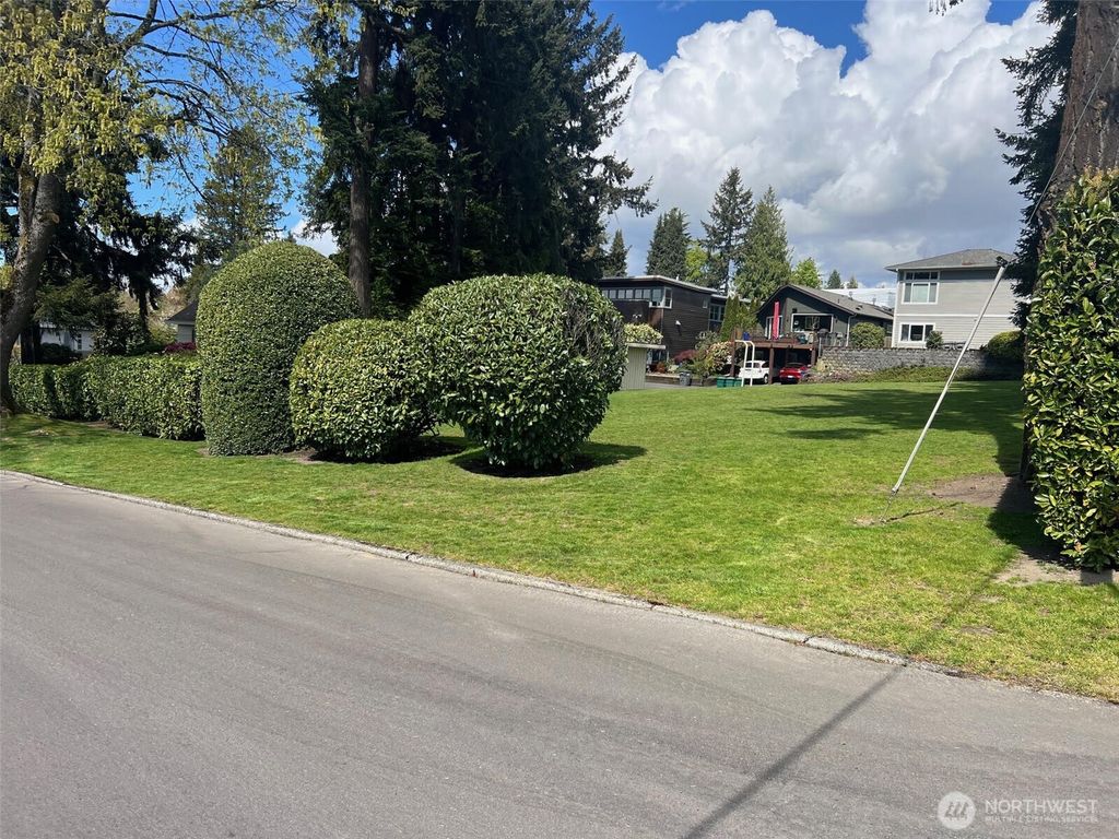 Photo of 1105 6th Street W, Kirkland, WA 98033 (MLS # 2463377)