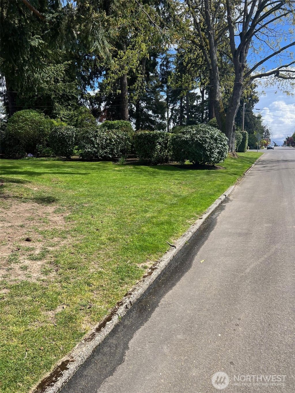 Photo of 1105 6th Street W, Kirkland, WA 98033 (MLS # 2463377)