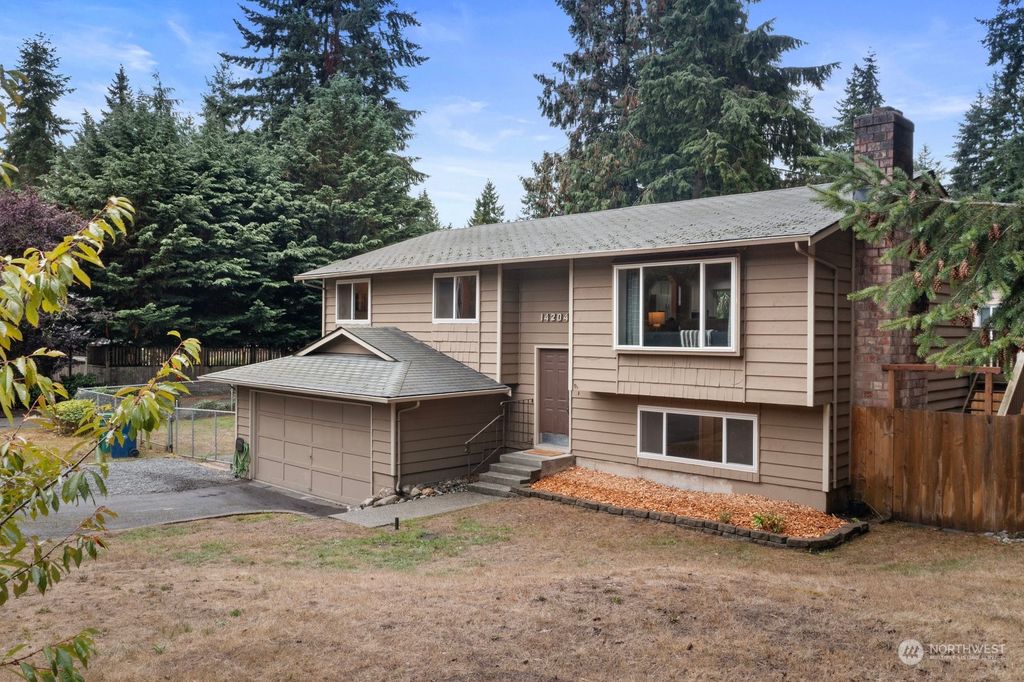 Photo of 14204 59th Avenue W, Edmonds, WA 98026 (MLS # 2165674)