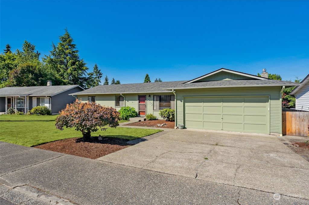 Photo of 26009 14th Place S, Des Moines, WA 98198 (MLS # 2151330)