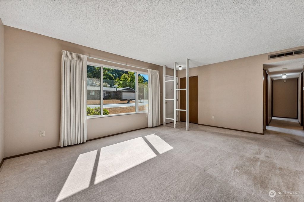 Photo of 26009 14th Place S, Des Moines, WA 98198 (MLS # 2151330)
