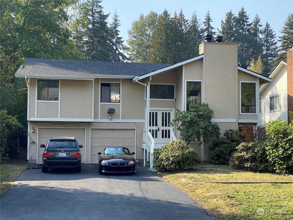 Photo of 13735 28th Avenue NE, Seattle, WA 98125 (MLS # 2002839)