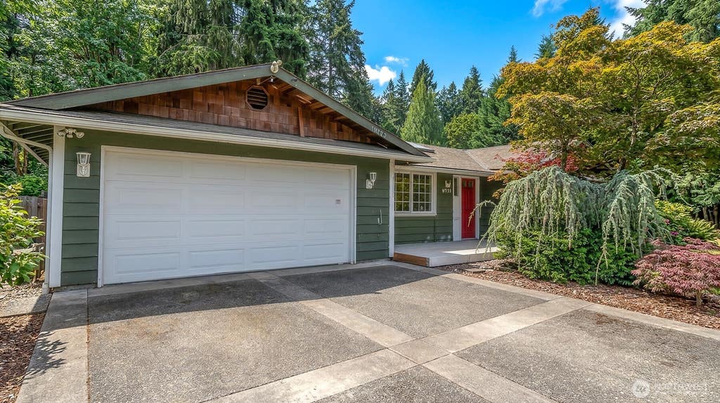 Photo of 10923 NE 120th Street, Kirkland, WA 98034 (MLS # 2573183)