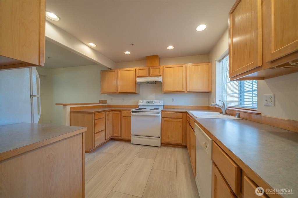 Photo of 19503 22nd Avenue SE #2, Bothell, WA 98012 (MLS # 2570374)