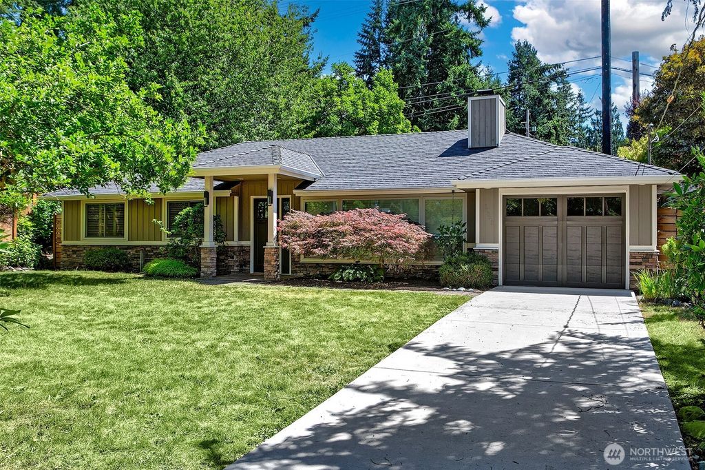 Photo of 11042 108th Place NE, Kirkland, WA 98033 (MLS # 2408549)
