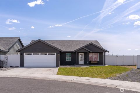 Photo of 260 Parkside Place, Ephrata, WA 98823 (MLS # 2527946)