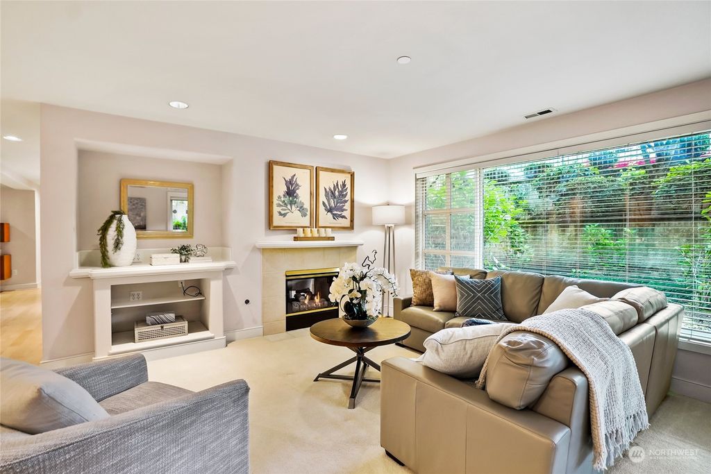 Photo of 321 3rd Street #103, Kirkland, WA 98033 (MLS # 2302388)