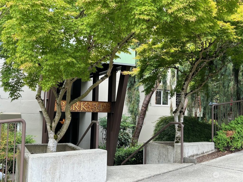 Photo of 321 3rd Street #103, Kirkland, WA 98033 (MLS # 2302388)