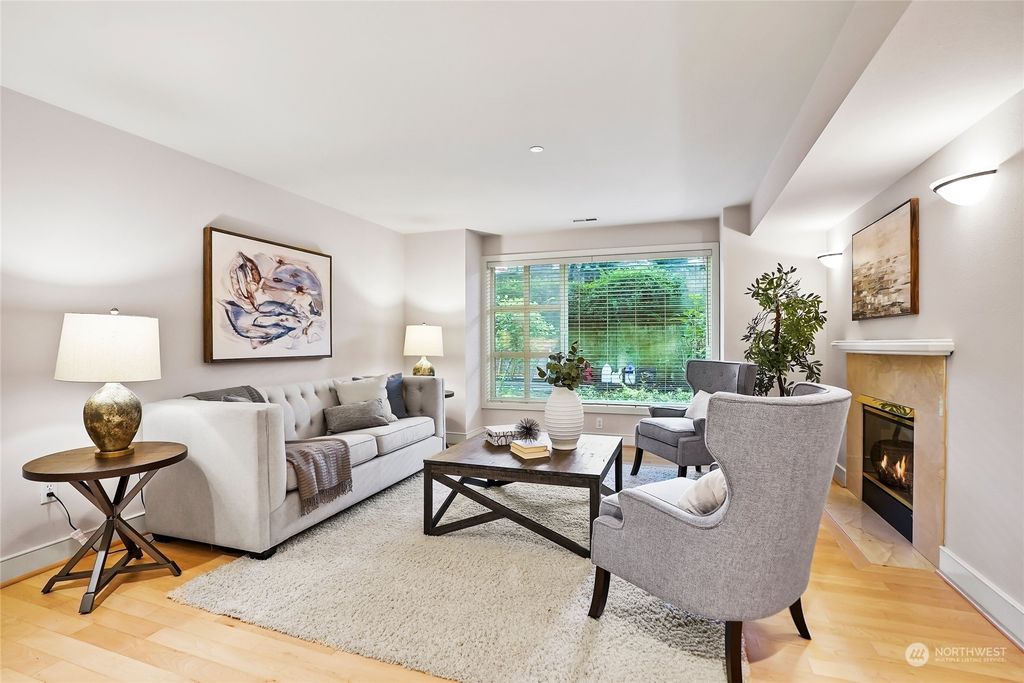 Photo of 321 3rd Street #103, Kirkland, WA 98033 (MLS # 2302388)