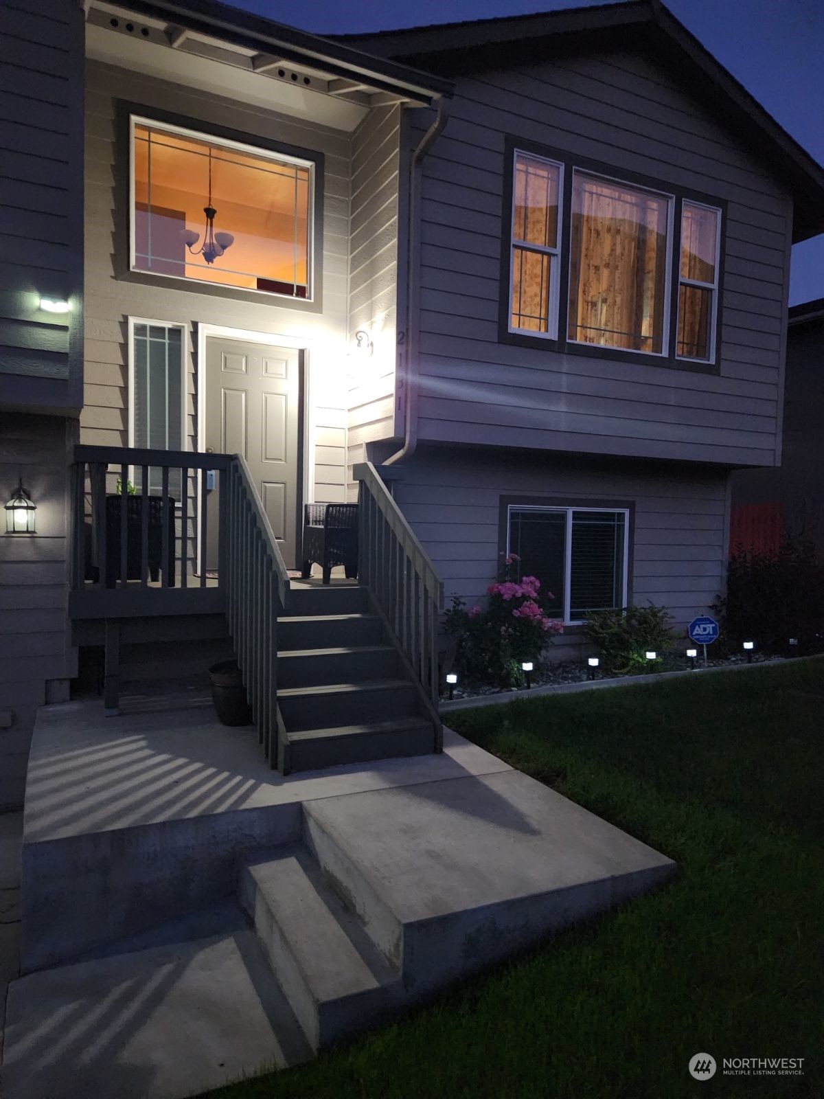 Wenatchee, Washington 98801, United States, 4 Bedrooms Bedrooms, ,3 BathroomsBathrooms,Residential,Active,53843