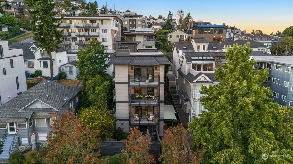 Photo of 510 Ward Street #201, Seattle, WA 98109 (MLS # 2310428)