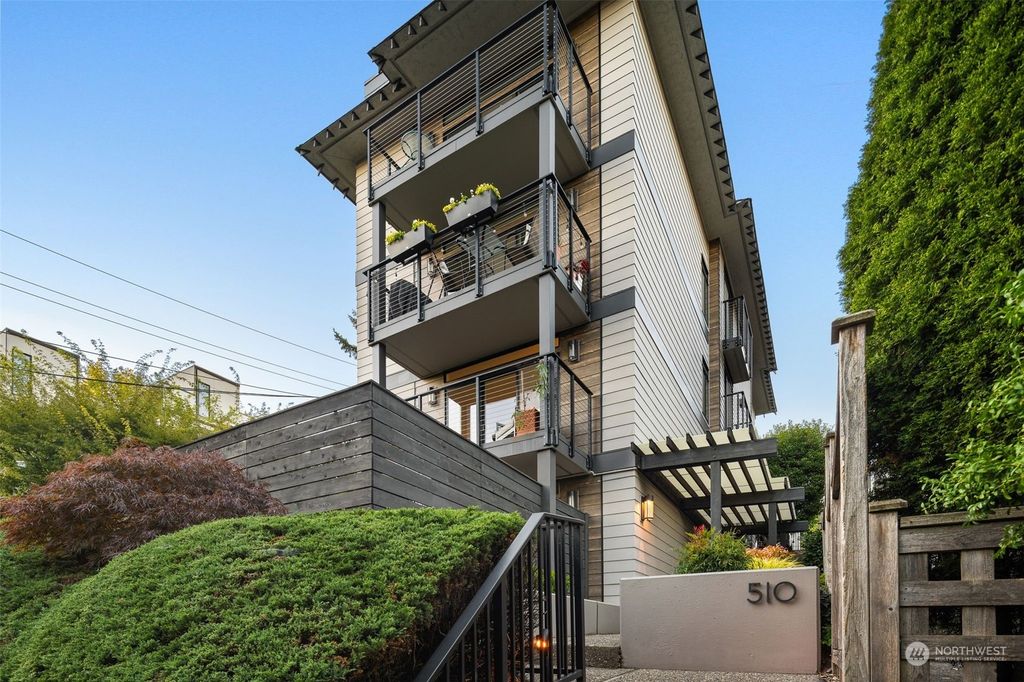 Photo of 510 Ward Street #201, Seattle, WA 98109 (MLS # 2310428)