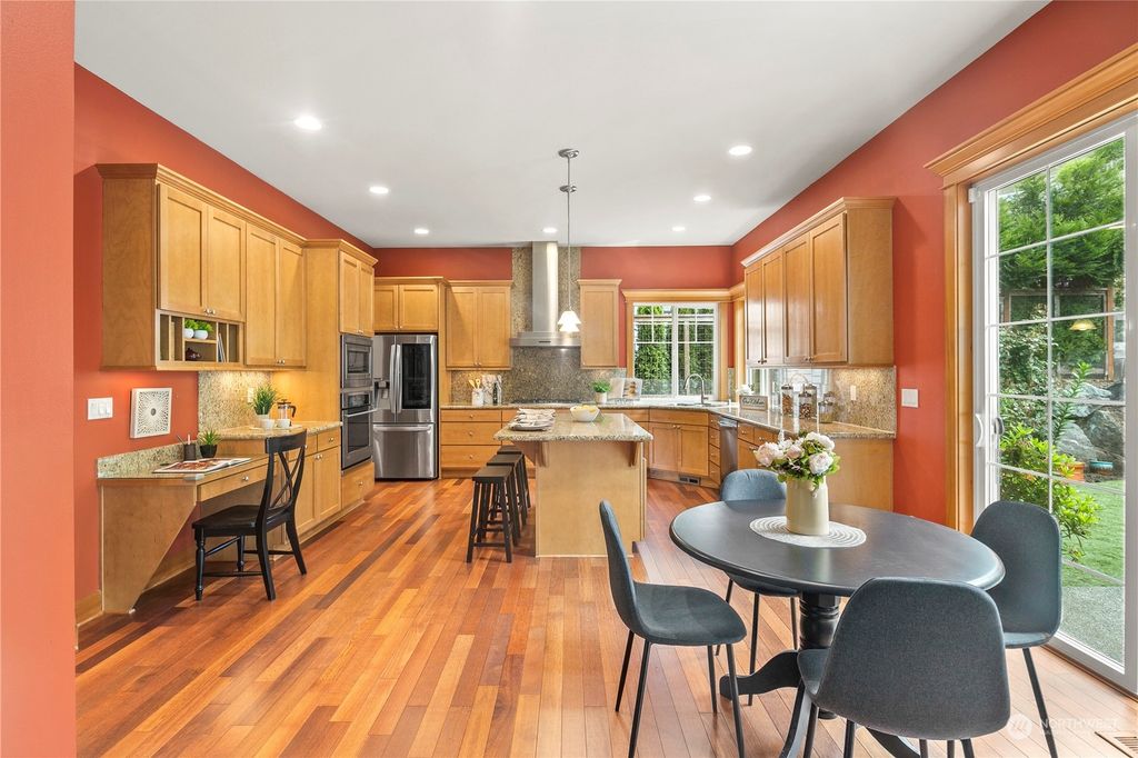Photo of 2471 NE Daphne Street, Issaquah, WA 98029 (MLS # 2027693)